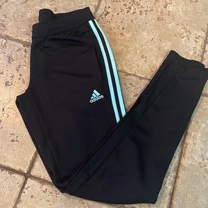 COPY - Adidas climate, cool, joggers/trainers size small, NWOT